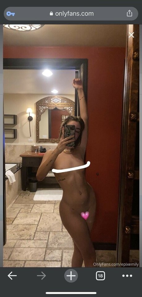 Nahá fotka uniklých OnlyFans od Epixemily