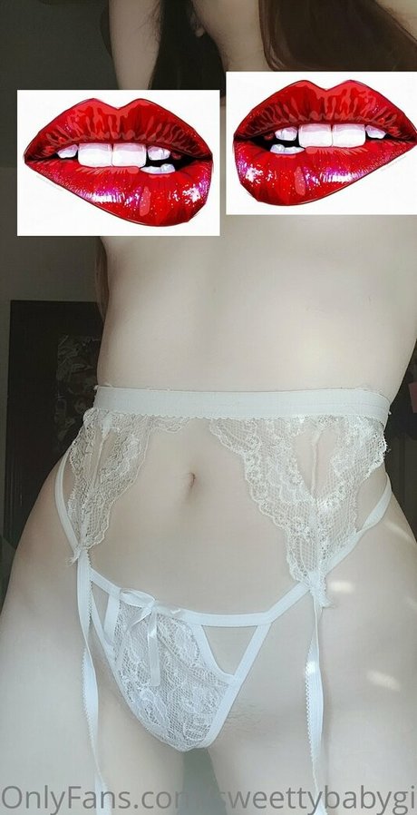 Nøgent lækket OnlyFans-billede af Sweettybabygirlonfire