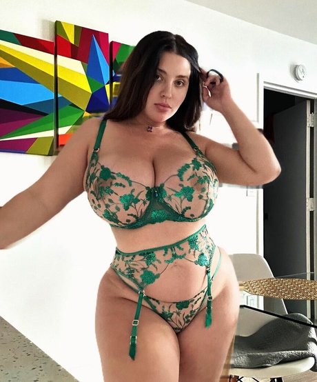 Naken läckt OnlyFans-bild av Vyeta Mustafina
