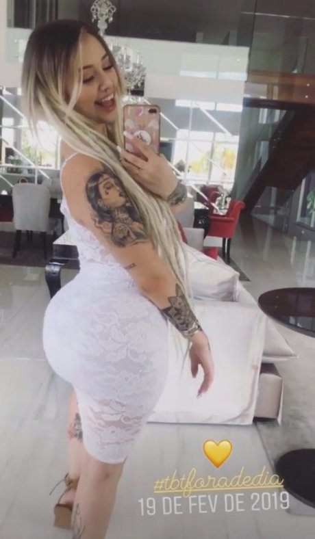 Naken lekkede OnlyFans-bilde av Victoria Macan