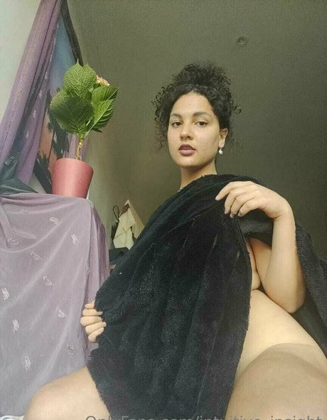 Nahá fotka uniklých OnlyFans od Intuitiveinsight