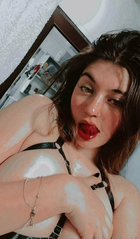 Обнаженная фотография утечки OnlyFans от Madalyof