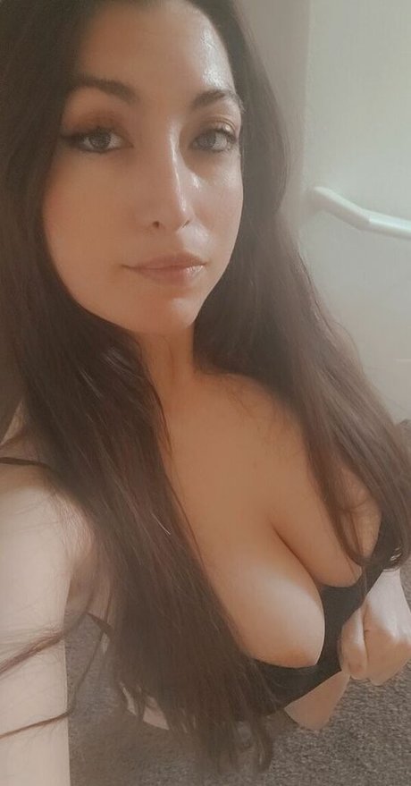 Nahá fotka uniklých OnlyFans od Chivettes