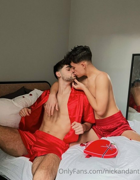 Nahá fotka uniklých OnlyFans od Nickandant