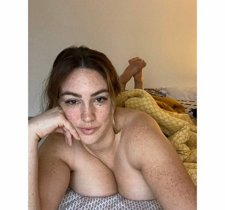 Nahá fotka uniklých OnlyFans od Leeanne