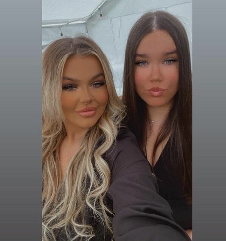 Naken läckt OnlyFans-bild av Kayleigh Thomsen