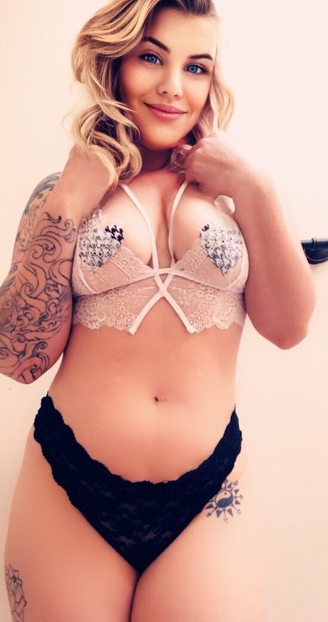 Foto desnuda filtrada de OnlyFans de Lexxiluxx