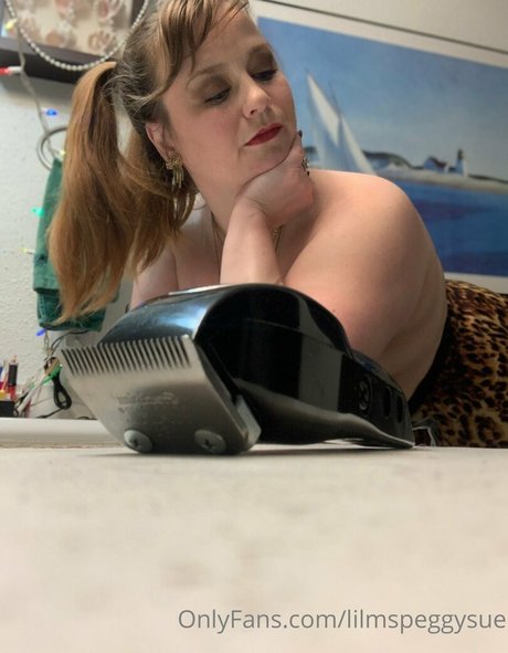 Nahá fotka uniklých OnlyFans od Lilmspeggysue