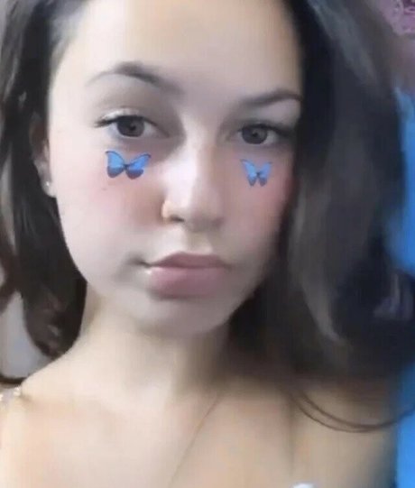 Nahá fotka uniklých OnlyFans od Willow Jade