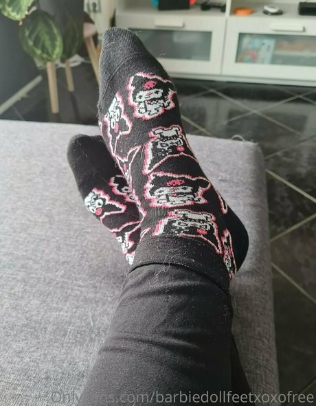 Naakte gelekte OnlyFans-foto van Barbiedollfeetxoxofree