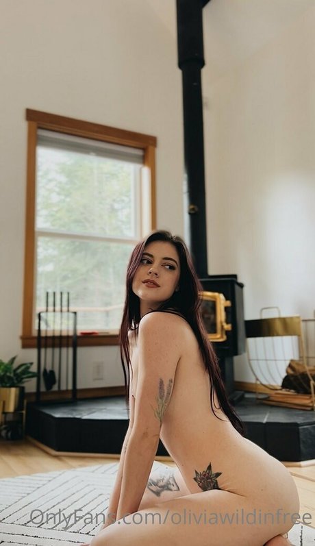 Naken lekkede OnlyFans-bilde av Oliviawildinfree