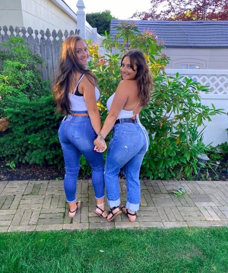 Naken läckt OnlyFans-bild av Ali Cortese