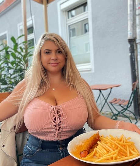 Nagie wyciekłe zdjęcie OnlyFans od Travelling Hoppy