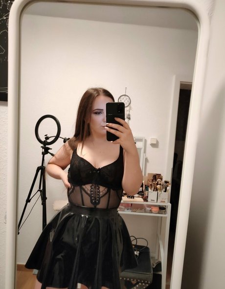 Photo nue de fuite OnlyFans de Madamealaskaofficial