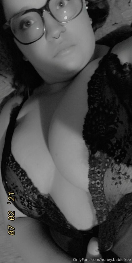 Naken lekkede OnlyFans-bilde av Pixieprincess1994