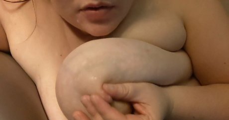 Nacktes geleaktes OnlyFans-Foto von Titsnshit