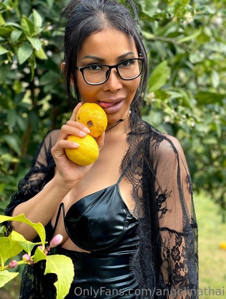 Naken lekkede OnlyFans-bilde av Thethaigodessvip