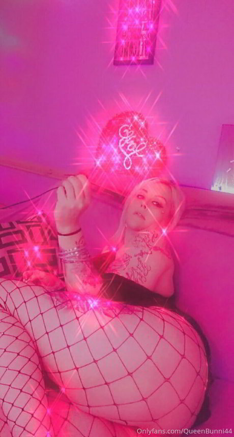 Naakte gelekte OnlyFans-foto van Queenbunni44