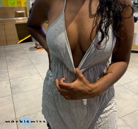 Foto desnuda filtrada de OnlyFans de Marblemixx
