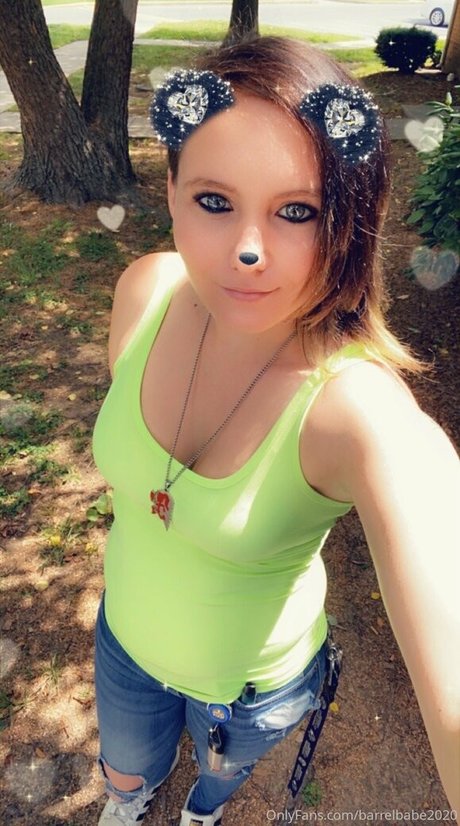 Nahá fotka uniklých OnlyFans od Barrelbabe2020