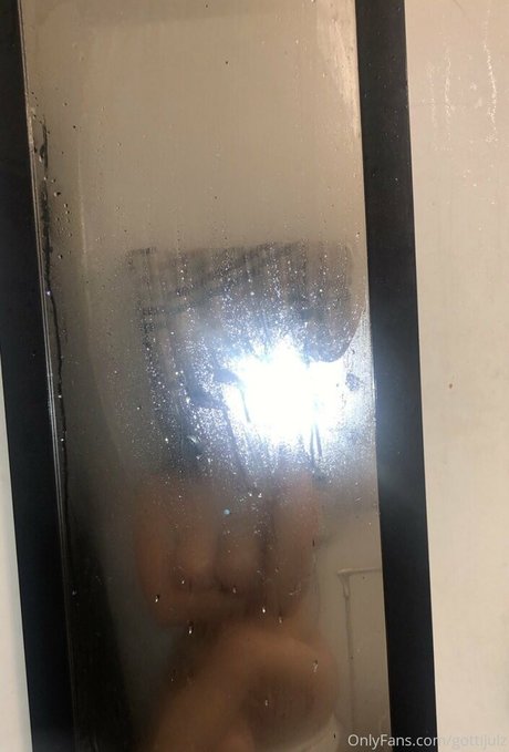 Naakte gelekte OnlyFans-foto van Gottijulz
