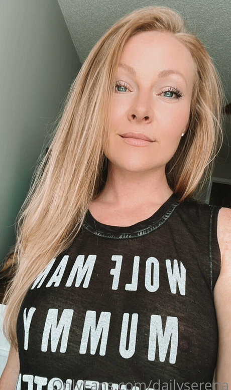 Naakte gelekte OnlyFans-foto van Dailyserena