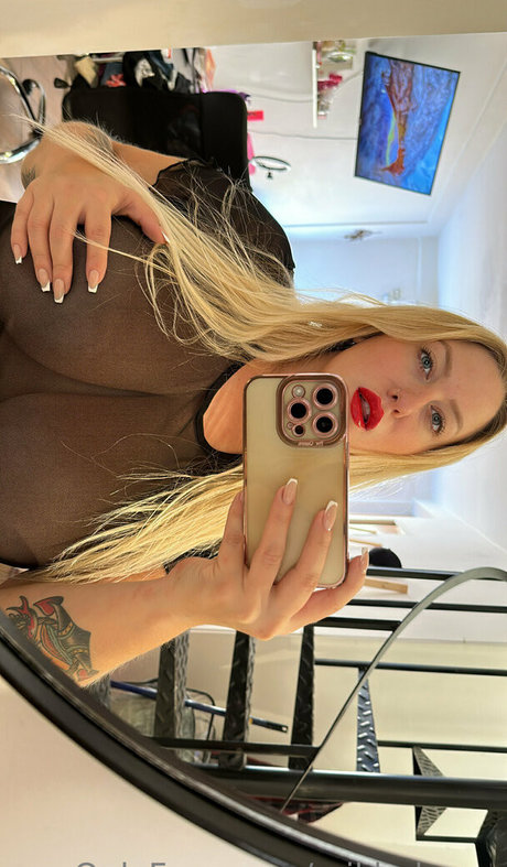 Mikhelaxxx