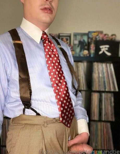 Petersuitandtie