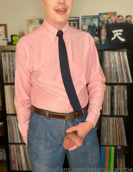 Naken läckt OnlyFans-bild av Petersuitandtie