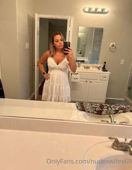 Alaston vuotanut OnlyFans-kuva Nudexwifex69