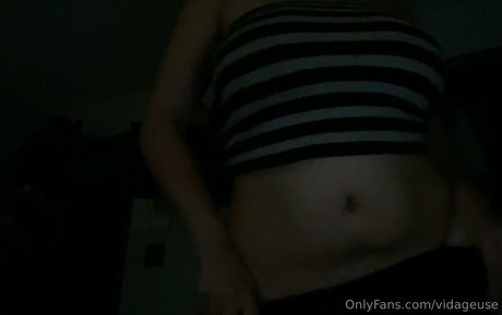 Naken lekkede OnlyFans-bilde av Vidageuse