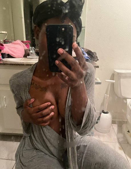 Nagie wyciekłe zdjęcie OnlyFans od Tatsumisu