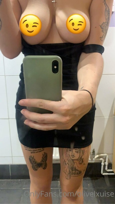 Foto di nudo di fuga di OnlyFans di Olivelxuise
