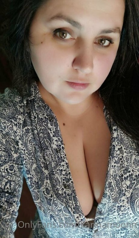 Nahá fotka uniklých OnlyFans od Karinamoonn