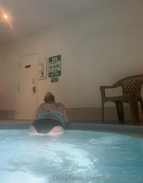 Naken läckt OnlyFans-bild av Ashlynn212