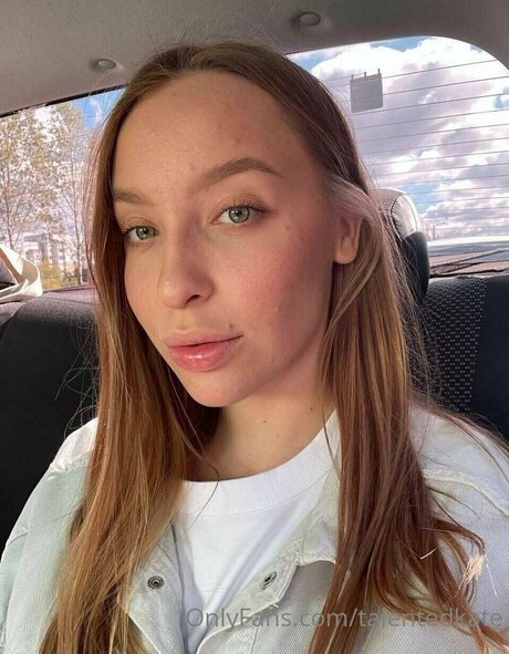 Naken lekkede OnlyFans-bilde av Talentedkate