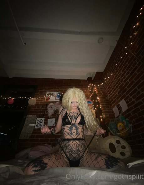 Naken lekkede OnlyFans-bilde av Gothspiiit