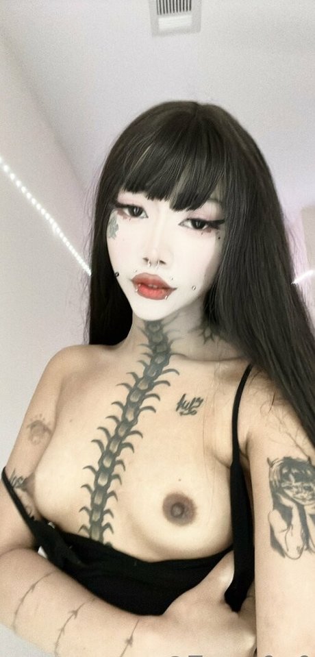 Naken lekkede OnlyFans-bilde av Cyb3rb0t