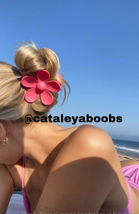 Naken lekkede OnlyFans-bilde av Cataleyaboobs