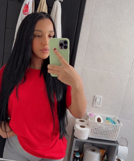 Naakte gelekte OnlyFans-foto van Babygatita
