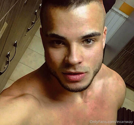 Nahá fotka uniklých OnlyFans od Evanway