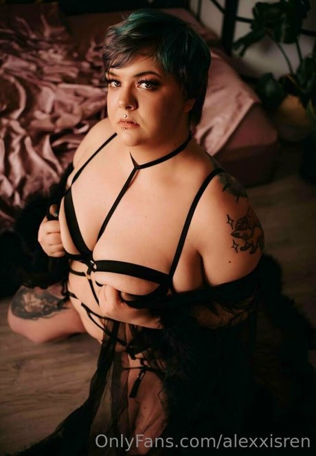 Alexxisren OnlyFansリークヌード写真