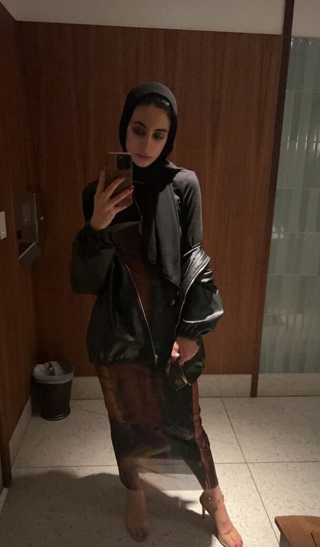 Naken lekkede OnlyFans-bilde av Sher Arar