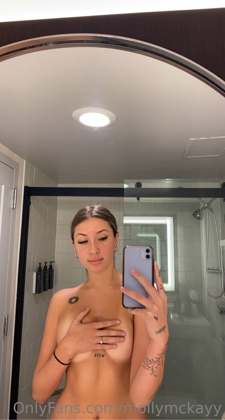 Nahá fotka uniklých OnlyFans od Molly Mckayy