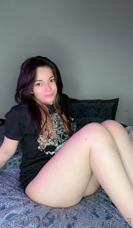 Naken lekkede OnlyFans-bilde av Moodyjes723
