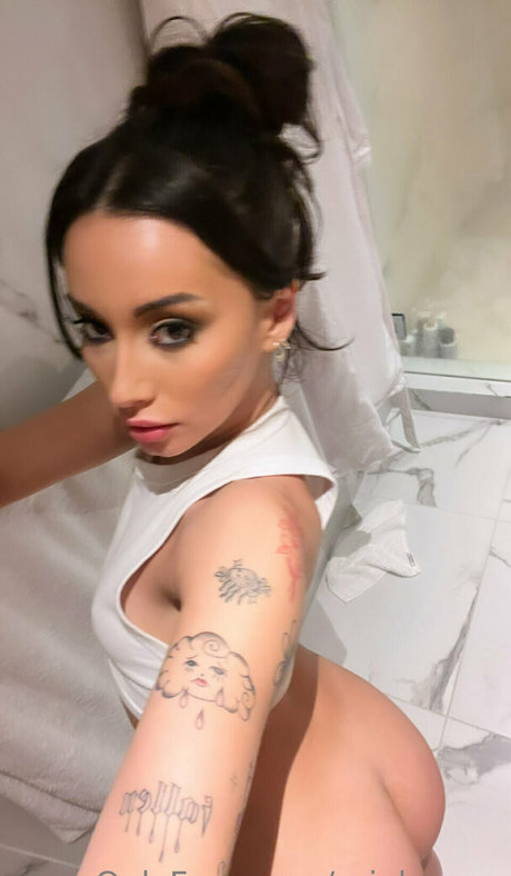 Aria Lee