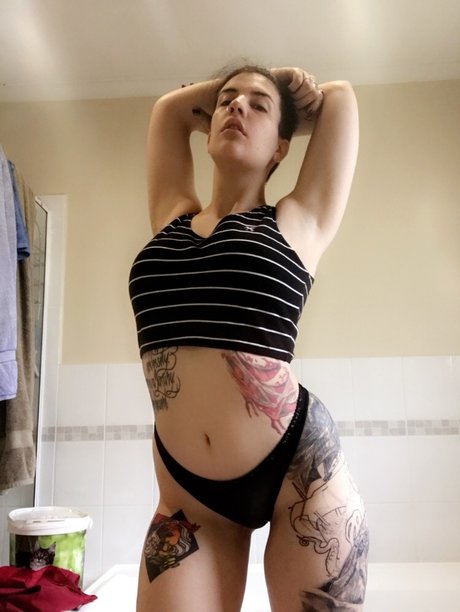 Alasti lekkinud OnlyFans-i pilt Ava Twitchling