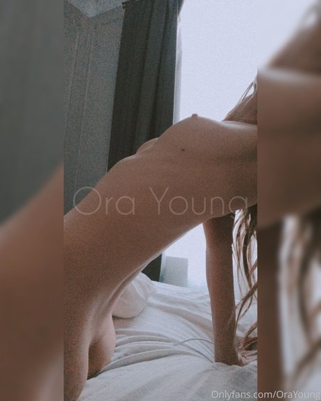 Nahá fotka uniklých OnlyFans od Ora Young