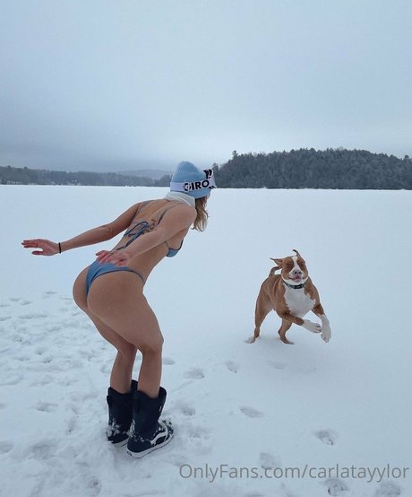Nahá fotka uniklých OnlyFans od Carla Taylor