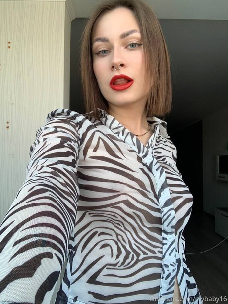 Naken läckt OnlyFans-bild av Crybaby16